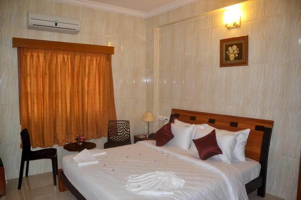 Peace Inn Chennai Exterior foto